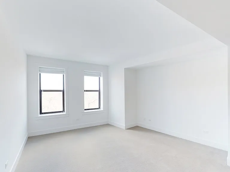 Shoreland — Photo 339