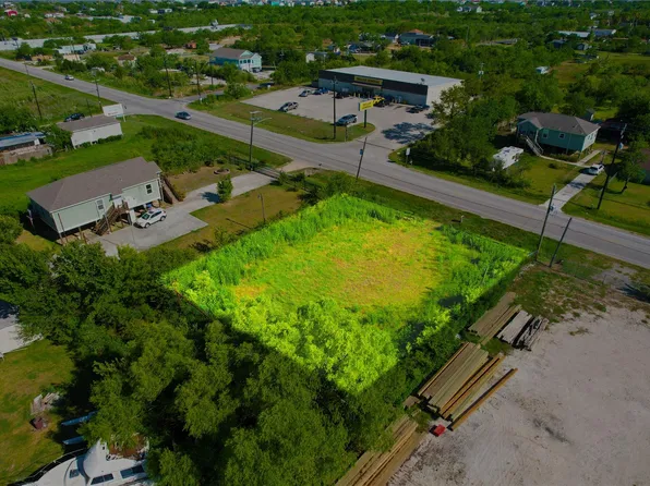 2430 E Fm 517, San Leon, TX 77539