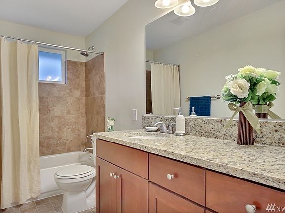 5th image of 2804 Forest Park Ct E