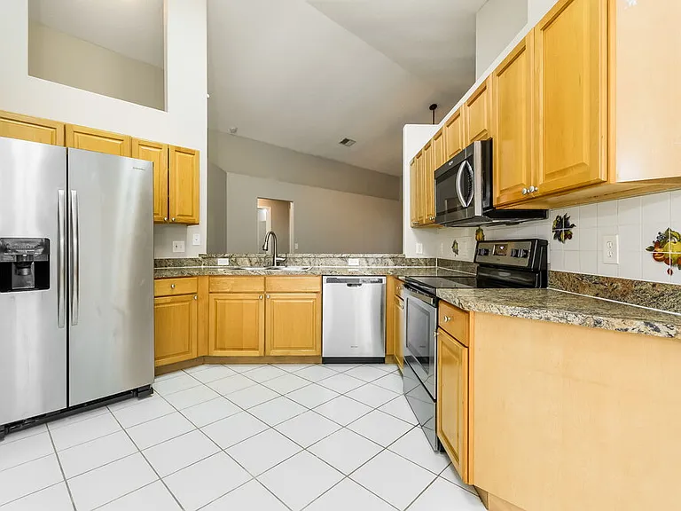 1718 Putney Cir — Photo 6