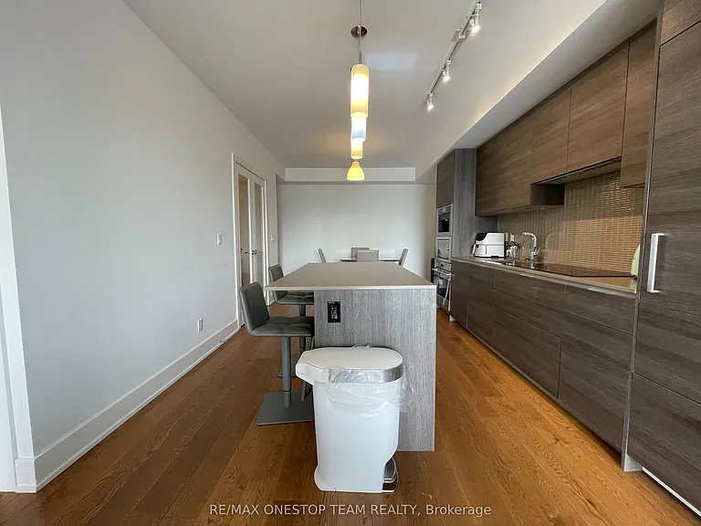 200 Bloor St W #2902 — Photo 8