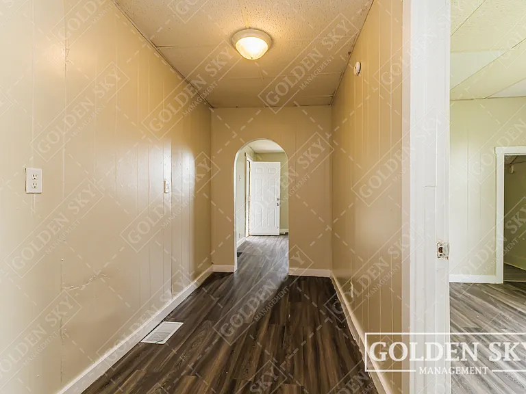 1203 W 1st St — Photo 3