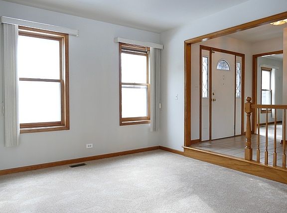 3rd image of 8401 Shagbark Ct