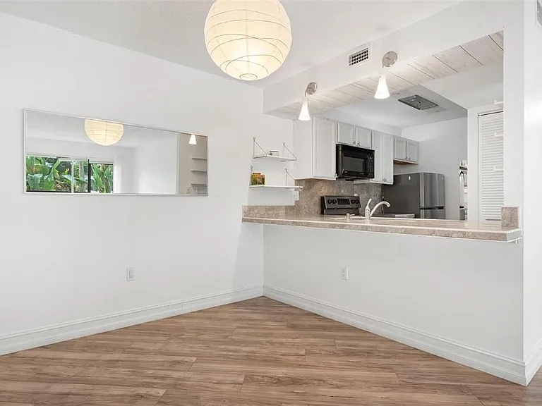 3223 Beneva Rd #101 — Photo 8