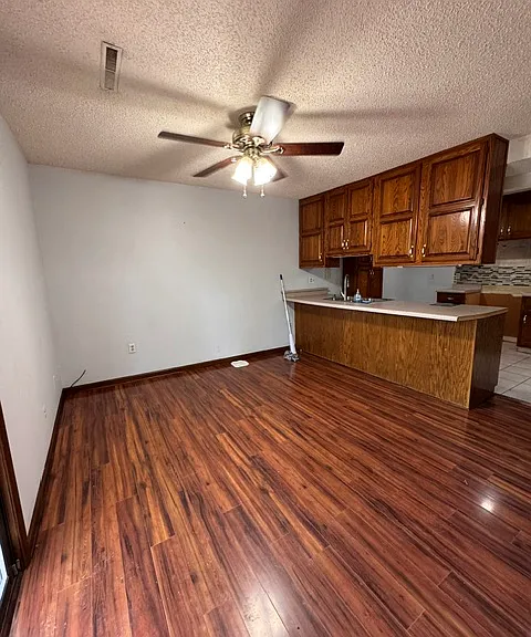 2502 SW 30th St — Photo 7