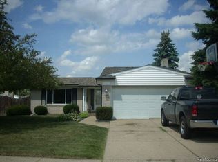30740 Glenwood Cir, Warren, MI 48088