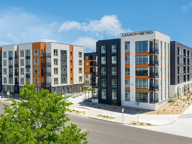 Legacy Metro 525 — Photo 33