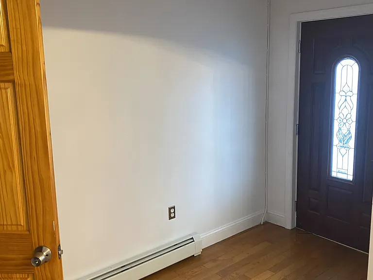 281-283 Buffalo Ave #1 — Photo 2