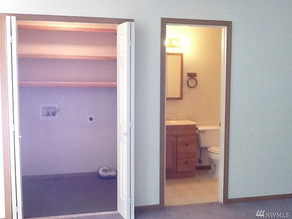 4th image of 31 SE Barberry Ct