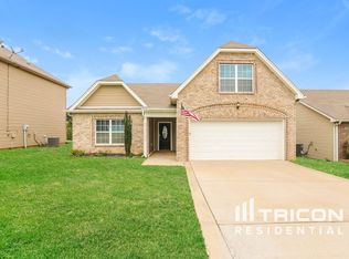426 Golf Club Ln, Springfield, TN 37172
