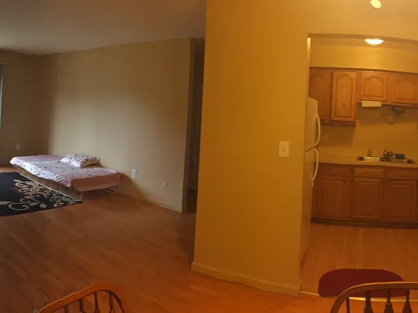 1942 Axtell Rd Unit 1, Troy, MI 48084