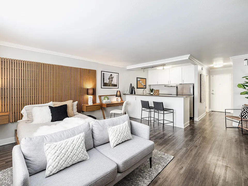 1200 Riverside