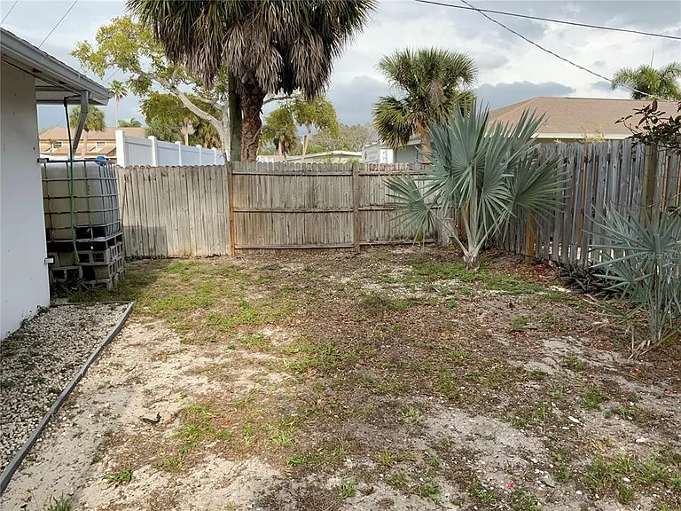 2118 Michele Dr — Photo 16