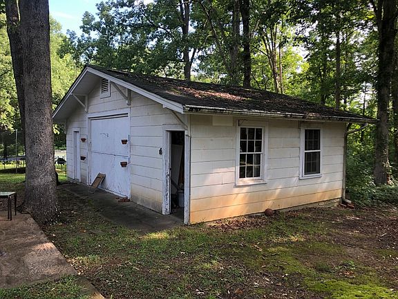 5th image of 201 E Ramseur Dr