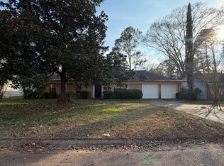1559 Wood Glen Dr, Jackson, MS 39204