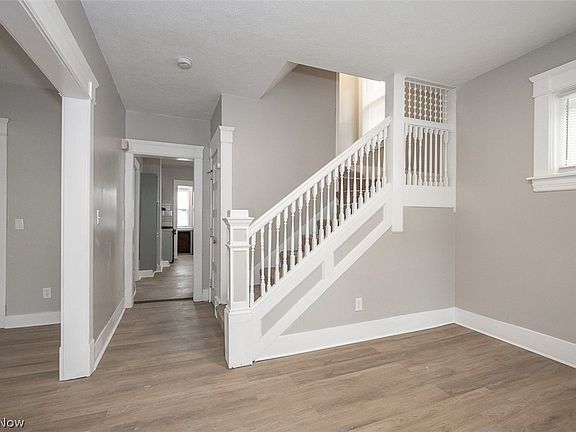 2nd image of 5614 Drake Ave