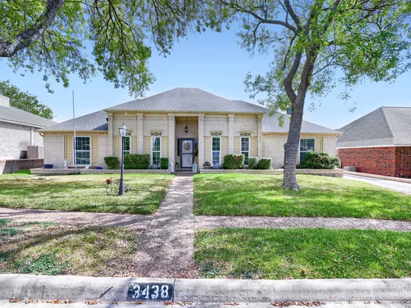 3438 FOXBRIAR LN, Schertz, TX 78108