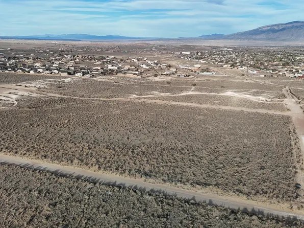 40 5th St NE, Rio Rancho, NM 87124