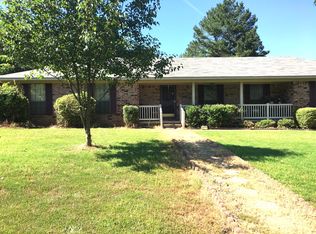 909 Ridgewood Dr, Russellville, AR 72801