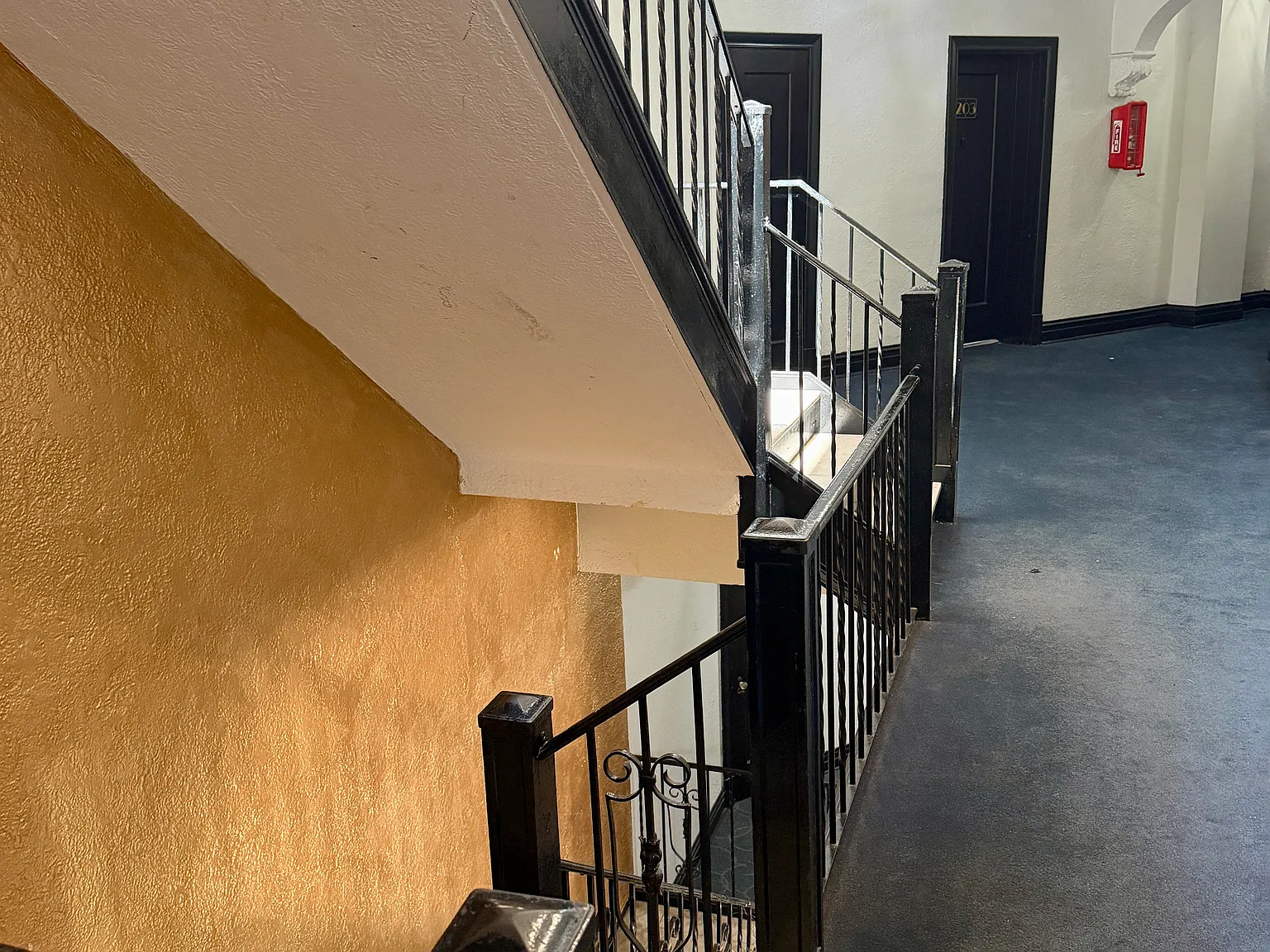 2 bed, 900 sqft, $1,445 — Photo 2