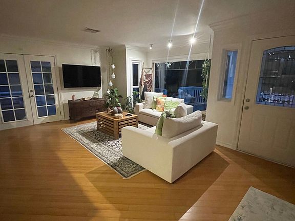 3rd image of 4859 Escobedo Dr