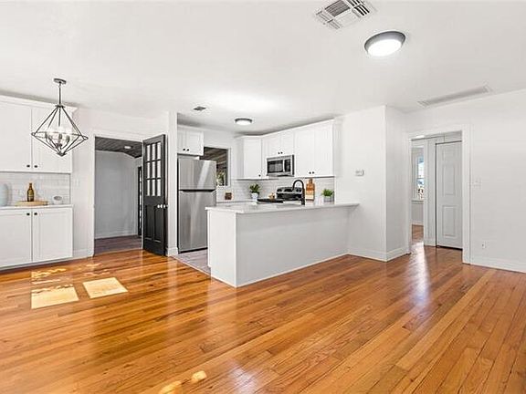 4th image of 5020 5th Ave N