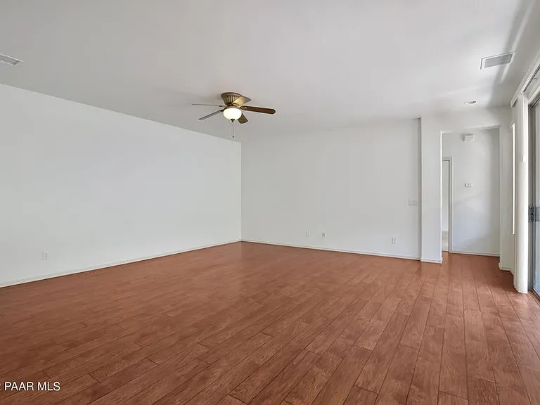 1079 N Hobble Strap St — Photo 10