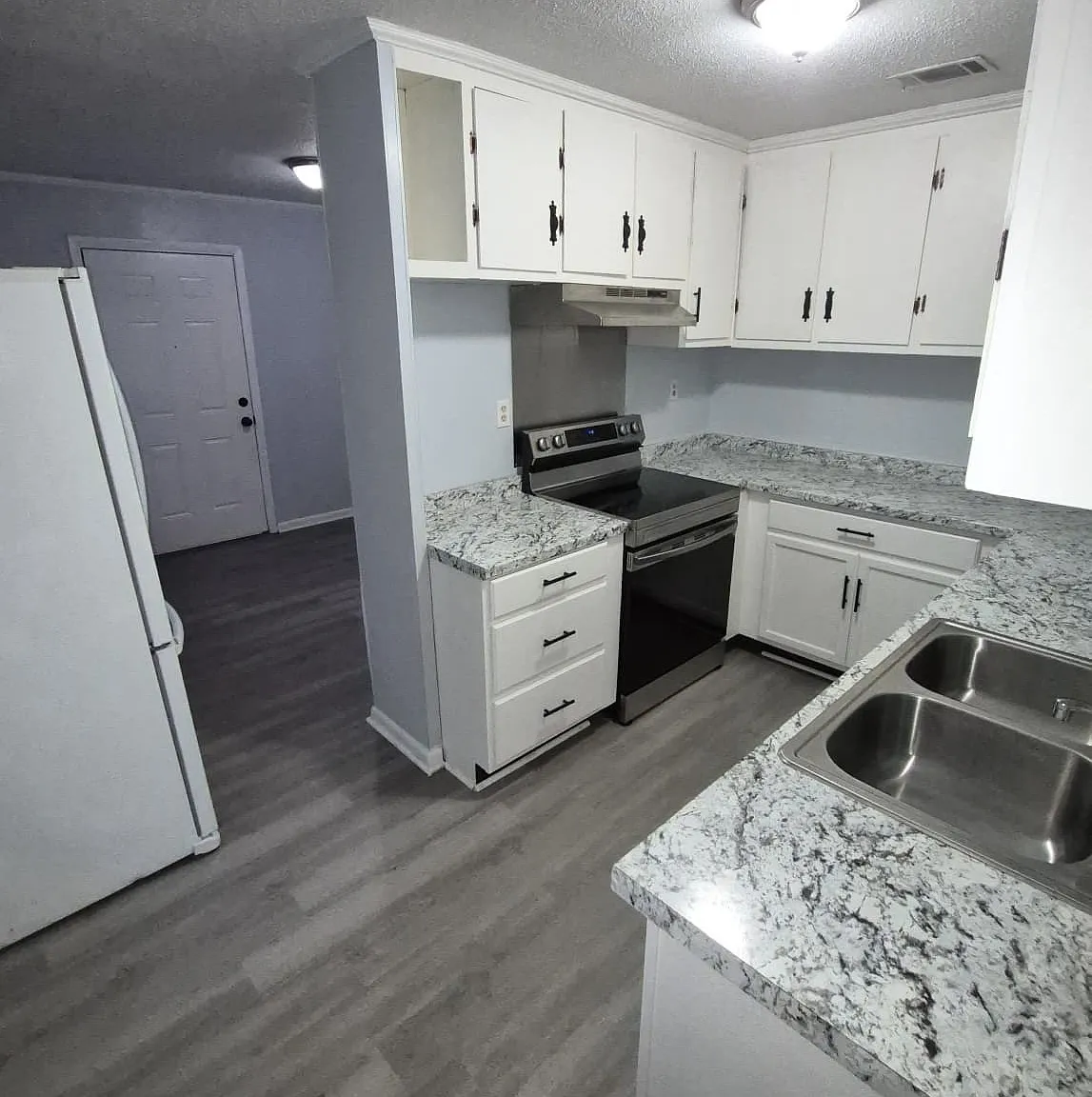 111 Becky Street - 1 — Photo 4