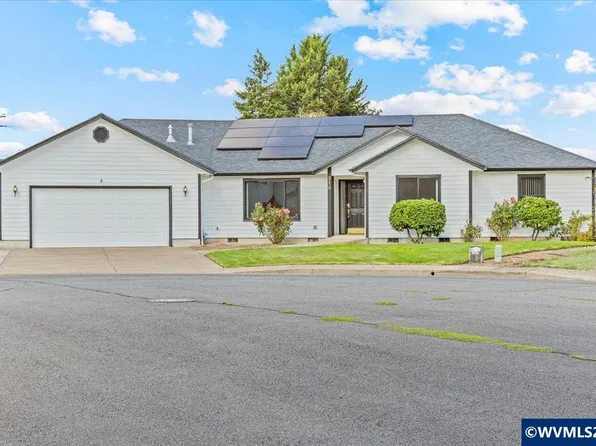 210 SE Ironwood Ave, Dallas, OR 97338