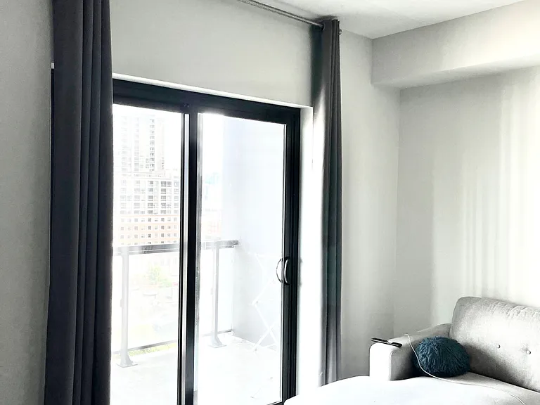 15 Queen St S #1012 — Photo 11
