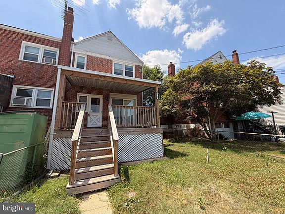 4th image of 2717 Creston Rd