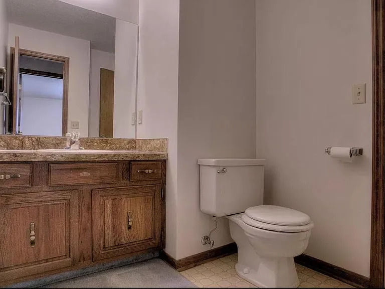 10486 Ruggles Plz #1 — Photo 13