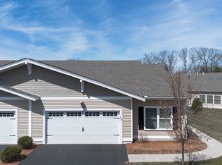 132 Rogerson Xing #132, Uxbridge, MA 01569