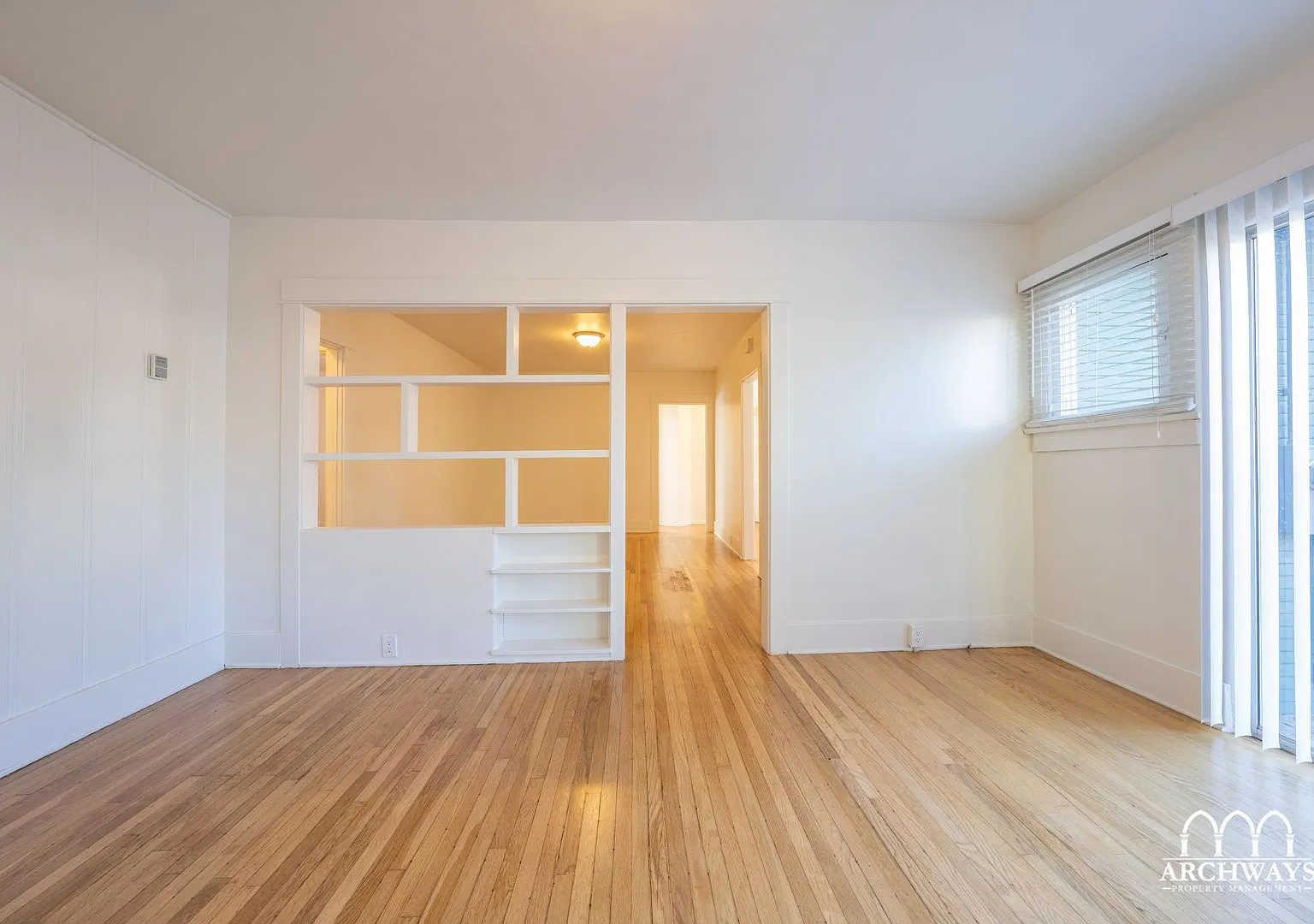 House for Rent with private yard in Santa Monica — Photo 4