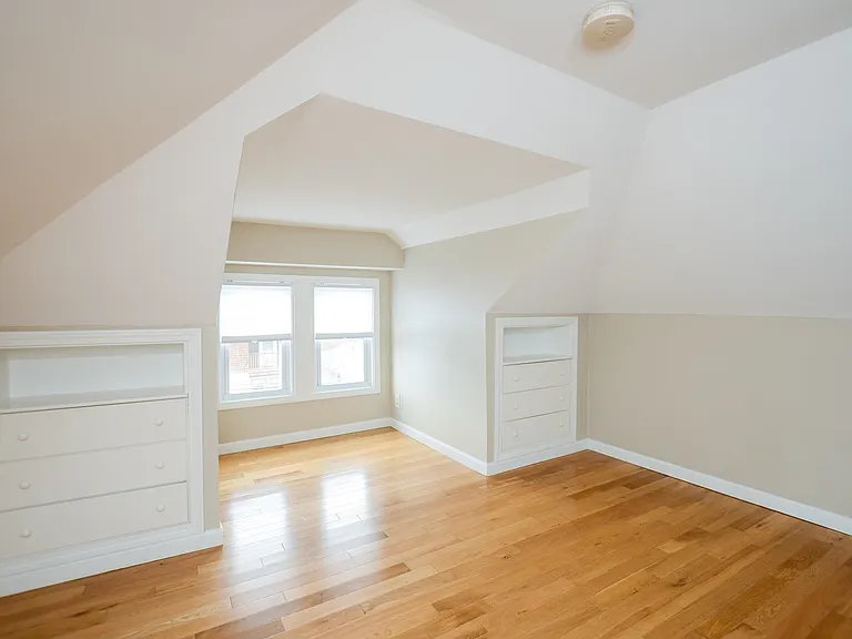 32 Gilman St #2 — Photo 4