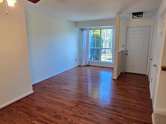 3rd image of 14100 Autumn Cir