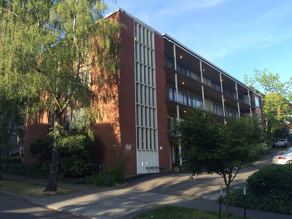 1st image of 4230 12th Ave NE APT 203
