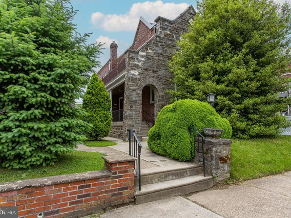 2034 Hartel Ave, Philadelphia, PA 19152