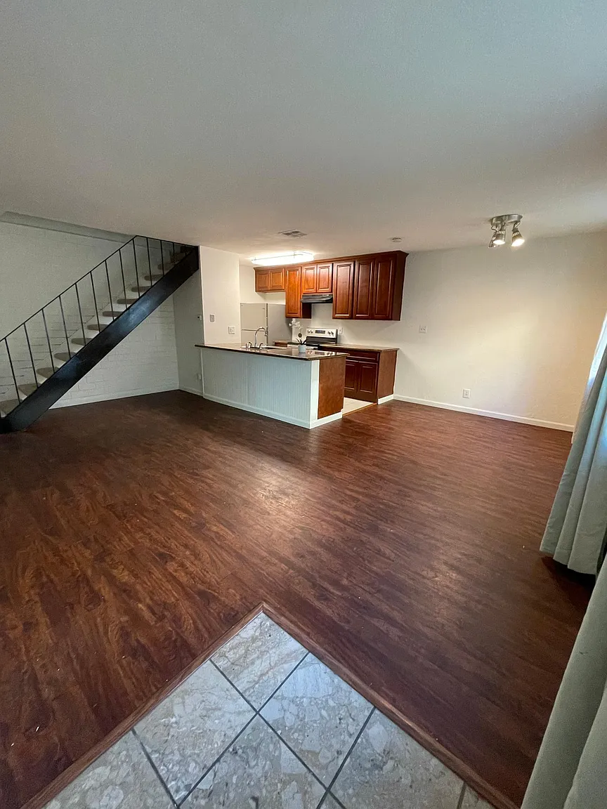 10827 Coloma Rd Unit 3 photo 1