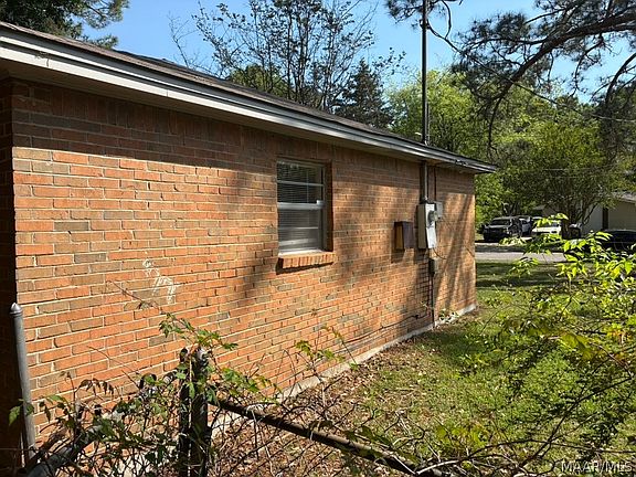 4th image of 3825 Pickfair St