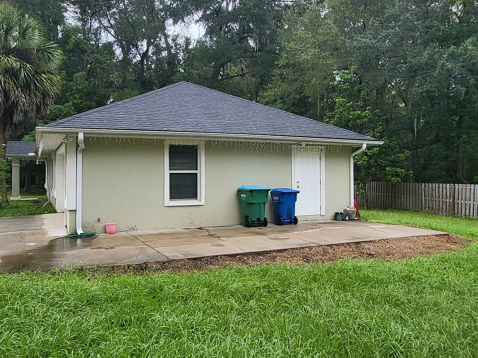 3 bed, 1421 sqft, $1,950 — Photo 2