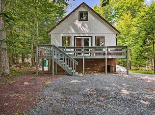 9781 Auburn Dr, Tobyhanna, PA 18466