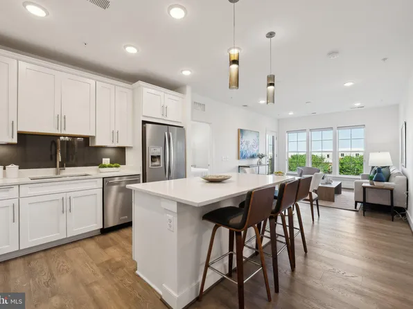 210 Decoverly Dr Unit 407, Gaithersburg, MD 20878