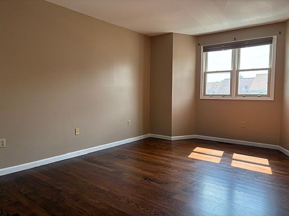2nd image of 125 Chartwood Dr