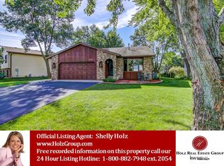 2375 Helena Rd N, Oakdale, MN 55128