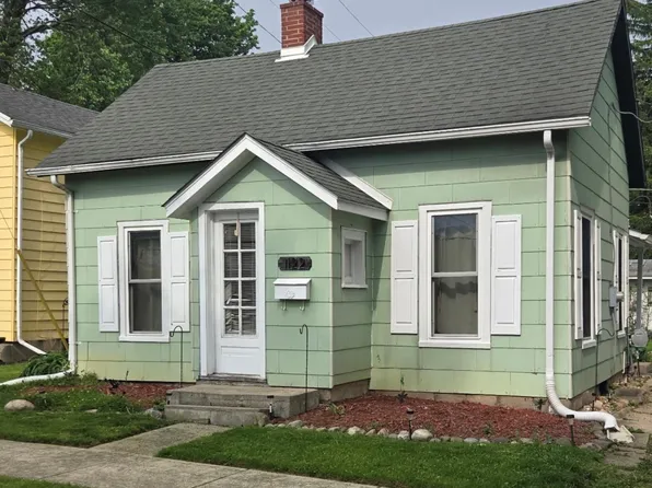 1122 N Madison St, Lapeer, MI 48446