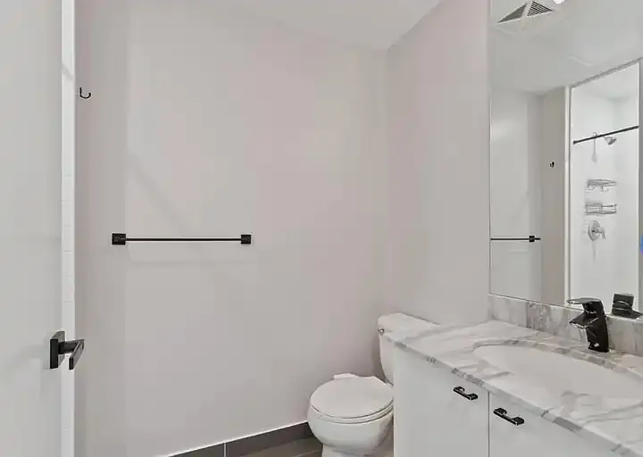 51 E Liberty St #517 — Photo 8