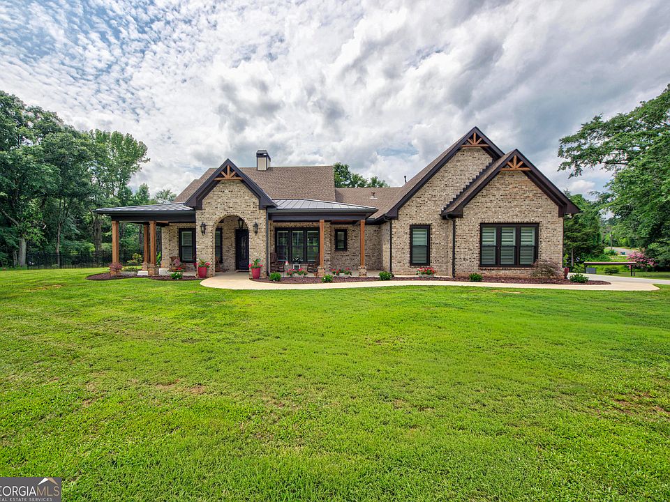 1st image of 233 Hunter Rd