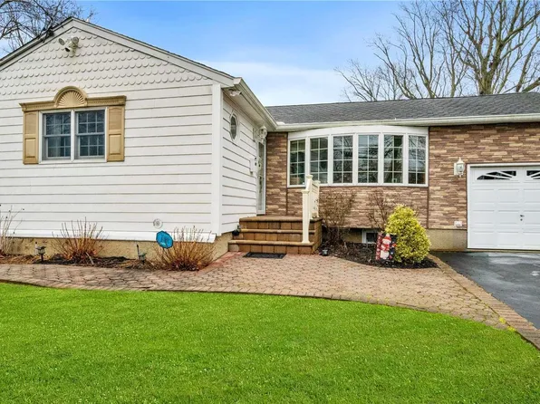 412 7th Street, East Northport, NY 11731
