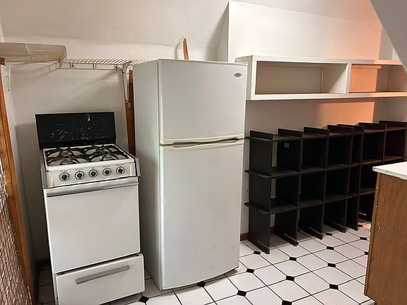 3rd image of 1801 B St #6